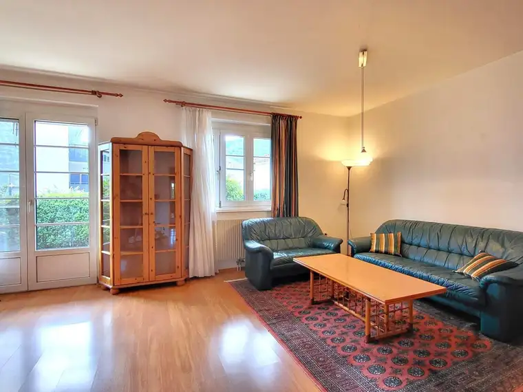 ZENTRUMSNAHE WOHNUNG MIT 2 TERRASSEN UND 2 GARAGEN