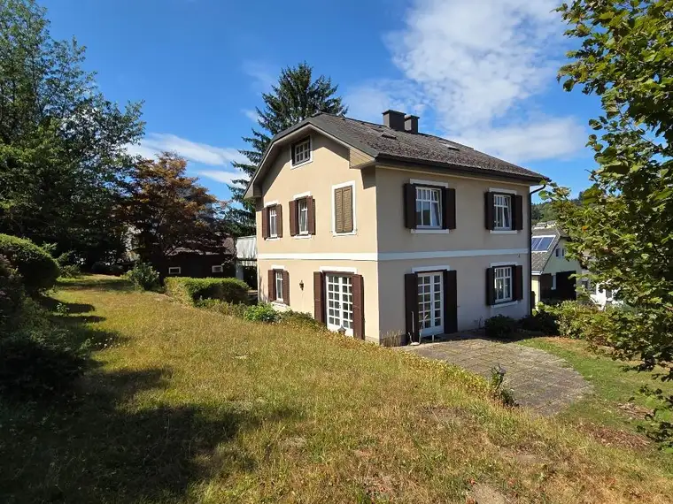 WIENERWALDHAUS IN ZENTRUMSNAHER LAGE MIT AUSBLICK