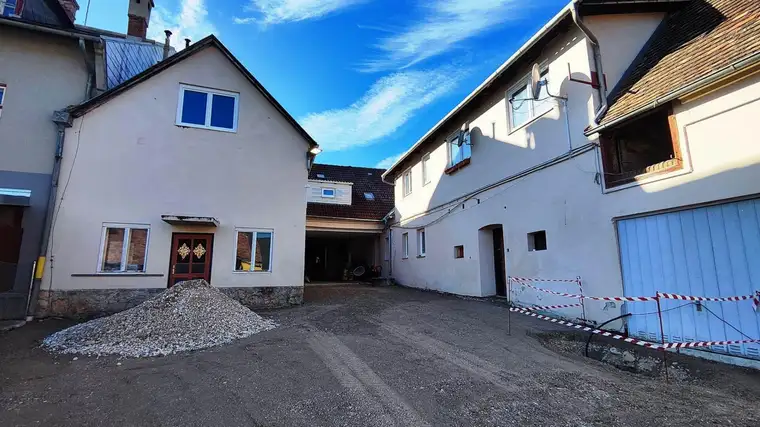 Zinshaus mit Potenzial in Pottschach zu verkaufen!