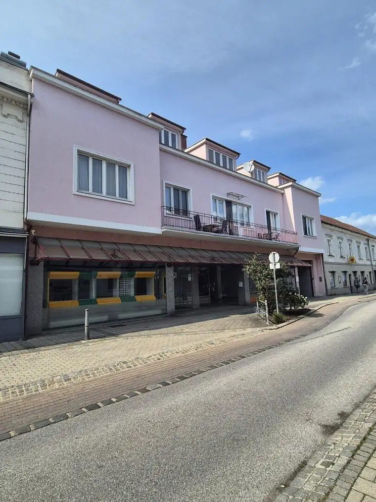 Geräumige 4 Zimmer Wohnung in Neunkirchen - Nähe Hauptplatz!