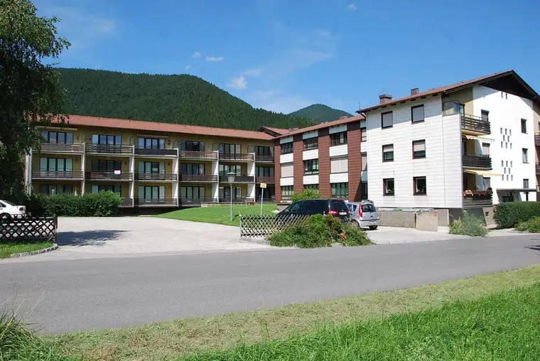 Gemütliche 1-Zimmer Wohnung mit Balkon und Bergblick in Puchberg am Schneeberg zu mieten!