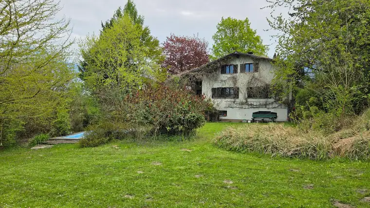 Ihr privates Naturparadies: 2.100 m² Wohntraum mit Altbestand Pool im Herzen von Scharten