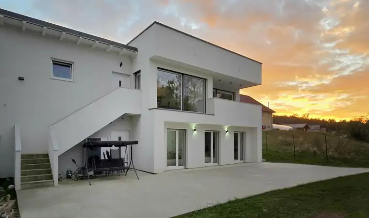 St. Marienkirchen/P: Neuwertiges Traumhaus – 171m² Wohnfläche, Terrasse &amp; Wärmepumpe