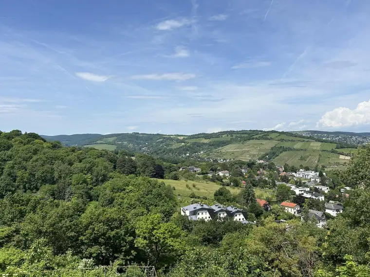 Traumhaftes Baugrundstück mit sensationellem Fernblick in Klosterneuburg!