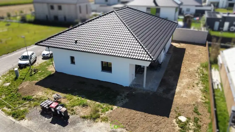 Familienhit: moderner, großzügiger Bungalow in ruhiger Lage