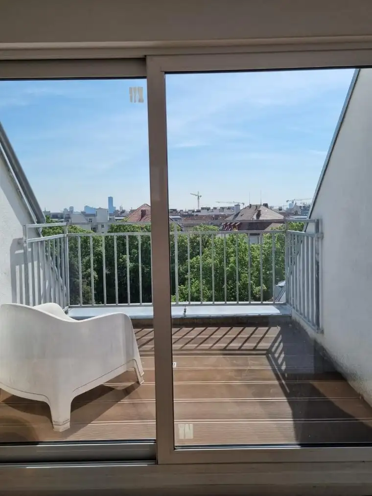 DACHTERRASSENTRAUM MIT 3 ZIMMER UND GROSSZÜGIGE GALERIE IN DER LUSTKANDLGASSE/UNVERBAUBARER FERNBLICK