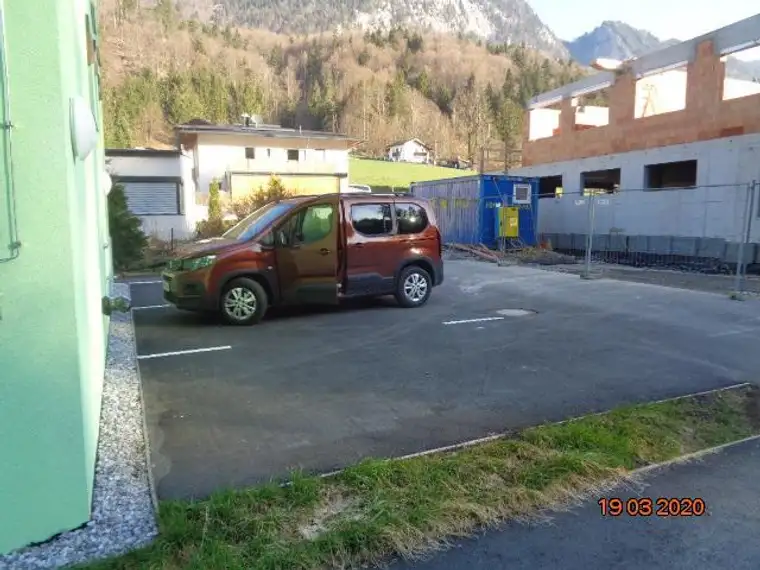 KEIN STANDARD, WIR BIETEN EXTRAS: BREITER AUTOSTELLPLATZ IN MARIASTEIN 