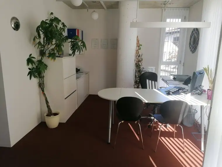 Geben Sie Ihrem Unternehmen ein Zuhause - helle, zentrale Bürofläche sucht neuen Mieter!