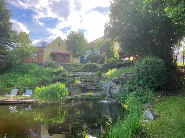 Ehemalige Dorfschule mit Schwimmteich Nähe Waidhofen an der Thaya