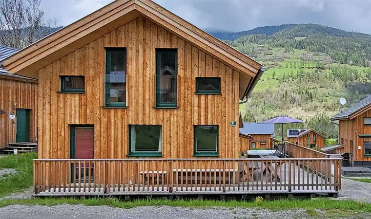 Ferienimmobilie zur Kapitalanlage: Attraktives Holz-Chalet mit Bergpanorama im Ferienpark Kreischberg