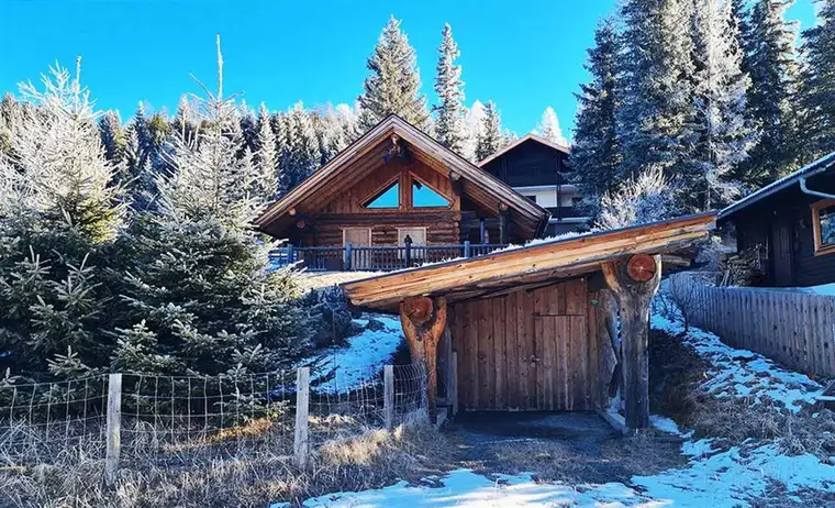 Urige Holzblockhütte im Luftkurort Flattnitz