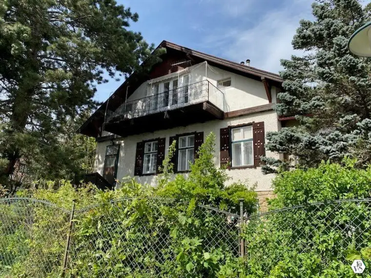 Gießhübl - Baugrundstück mit Altbestand in Bestlage