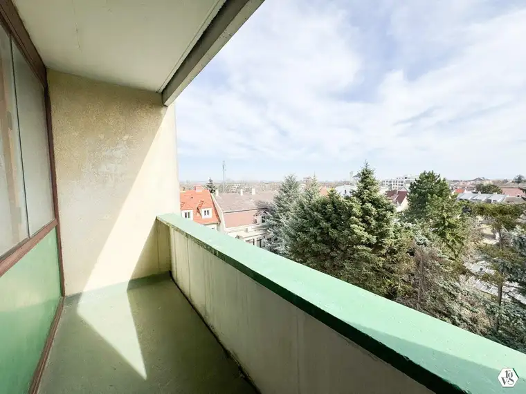 Gänserndorf - Charmante 3-Zimmer-Wohnung mit Loggia – ideal zur Sanierung!