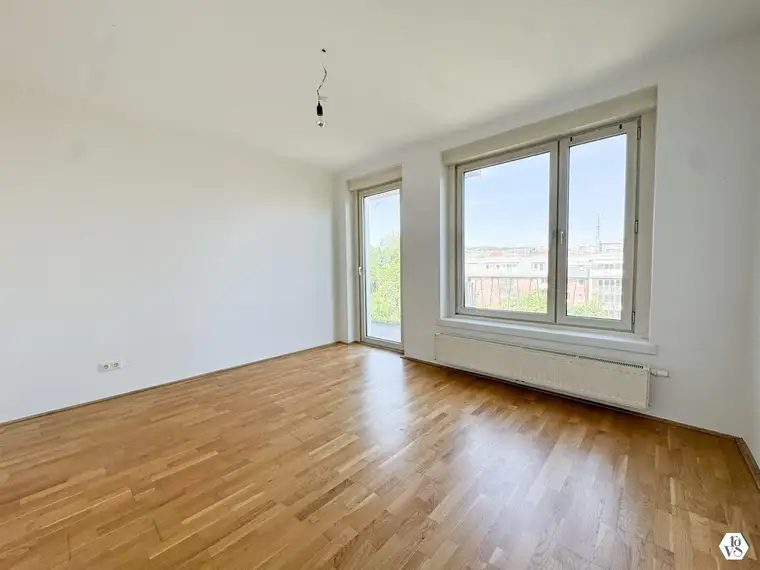 Vollrenovierte 4-Zimmer-Wohnung auf der Hadikgasse mit Balkon und Garten