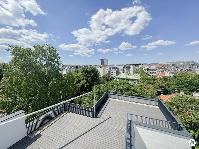 Luxus-Dachgeschosswohnung mit vier Terrassen und Whirlpool