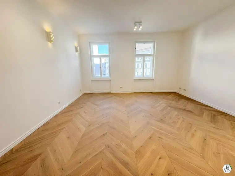 4-Zimmer-Stilaltbauwohnung mit Balkon in hervorragender Lage