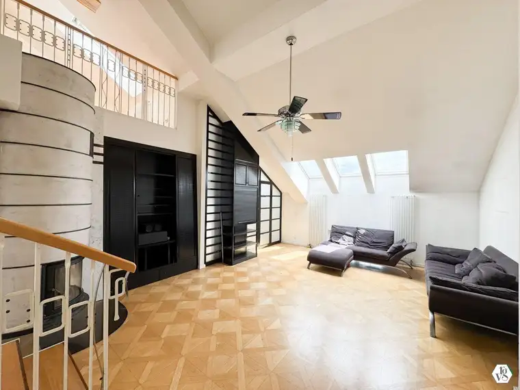 Traumhaftes DG-Apartment mit Terrasse in 1070 Wien: 231m², 7 Zimmer