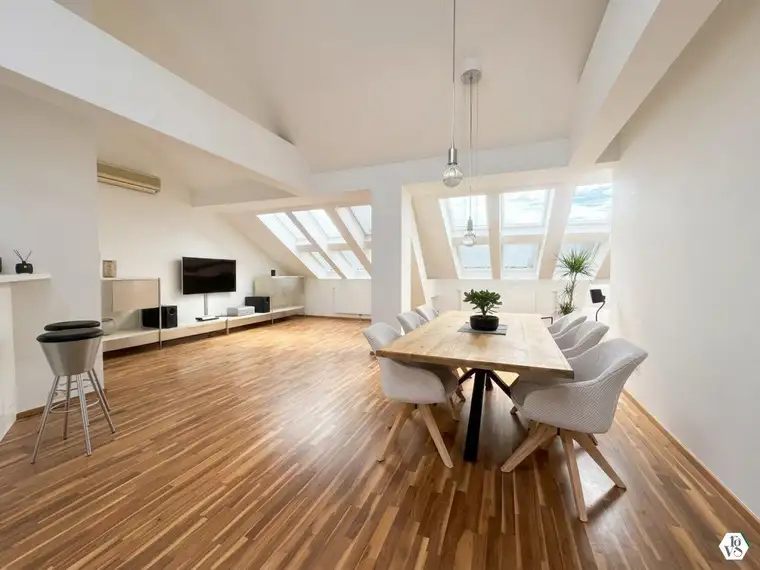 Exklusives Dachgeschoss-Loft mit Terrasse, Wintergarten und Garage im Herzen des 2. Bezirks