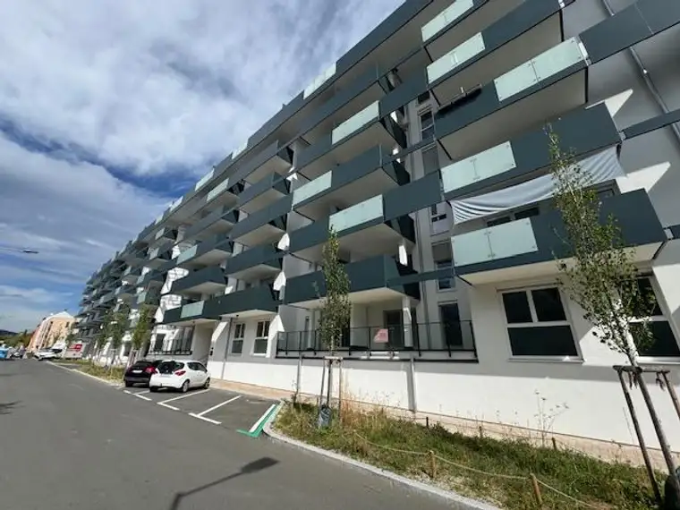 Anlegerwohnung Lastenstraße Neuwertige 2 Zimmerwohnung mit Balkon