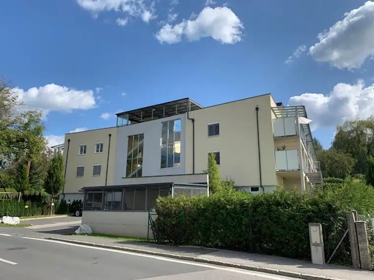 Radegunderstraße Top gepflegte 2 Zimmerwohnung mit Terrasse Garten und Tiefgarage