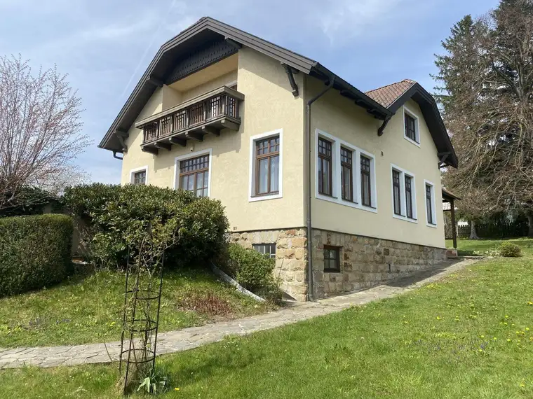 ALTVILLA + FERNSICHT + SONNIG + schöner GARTEN + PERFEKTE Einteilung!