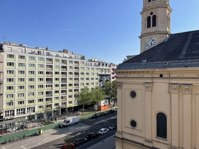 BEGEHRTE LAGE + PROVISIONSFREI + „hear the church bells ringing“ + SONNIG!