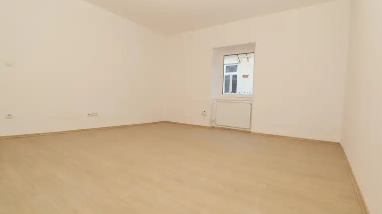 ERSTBEZUG - Büro - Atelier!