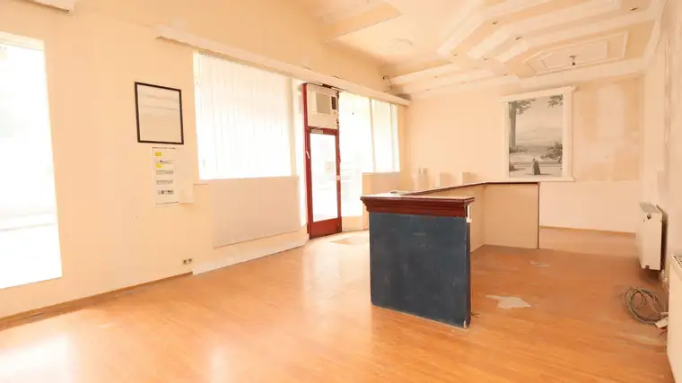 GESCHÄFTSLOKAL - BÜRO mit POTENZIAL