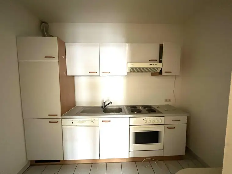 Schöne 1 Zimmer Wohnung direkt am Hauptplatz!