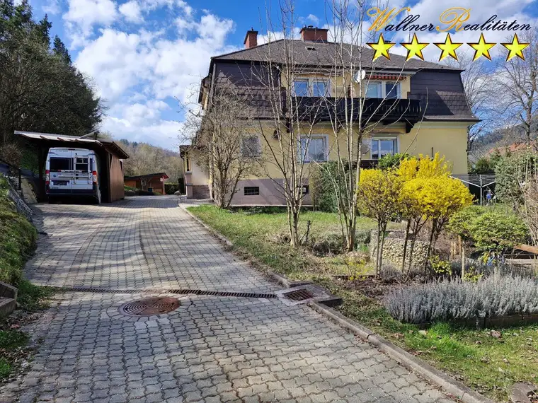 2 Zimmer Eigentumswohnung mit Gartenflächen und Garage