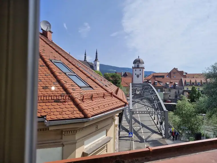 Wunderbare, loftartige Wohnung mit Garagenabstellplatz (optional) im Herzen Leobens