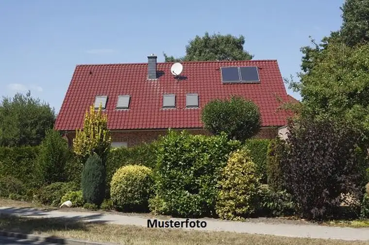 Großzügiges 1- bis 2-Familienhaus mit Garage