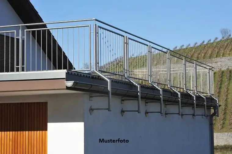 Einfamilienhaus mit Anbauten