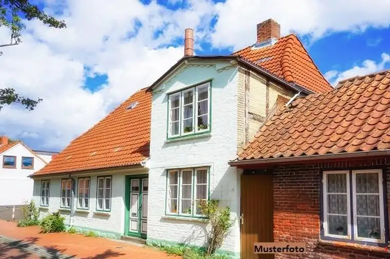 2-Familienhaus mit Büro- und Lagerräumen