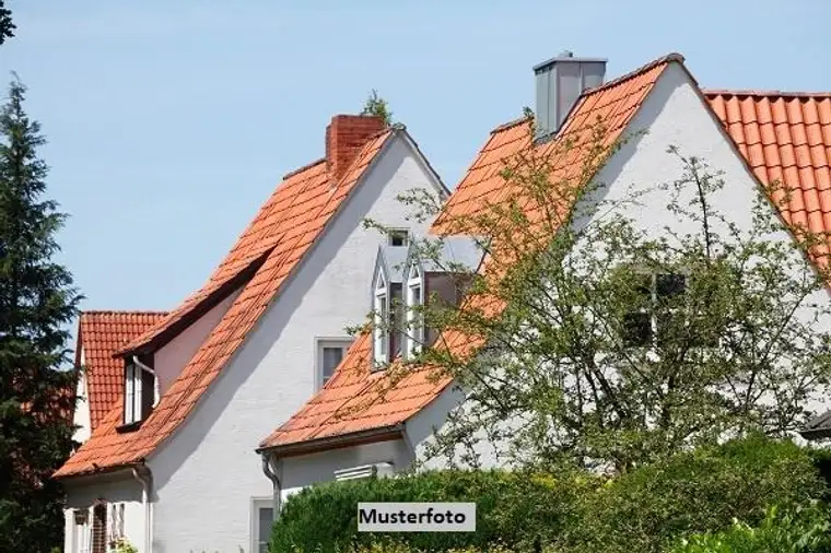 Einfamilienhaus mit Land- und Forstwirtschaftsfläche