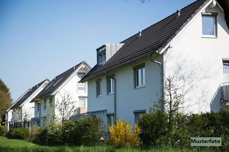 Modernes 2-Familienhaus