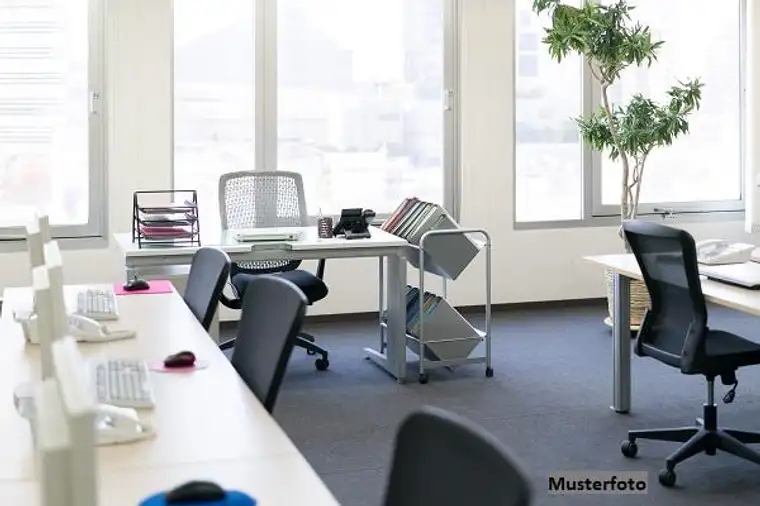 Büro- und Geschäftsgebäude mit Gastronomieräumlichkeiten