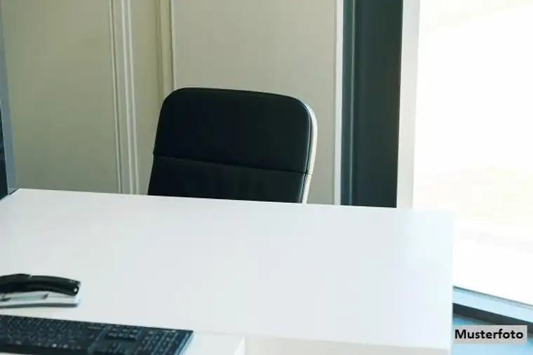 Büro- und Geschäftsgebäude mit Gastronomieräumlichkeiten