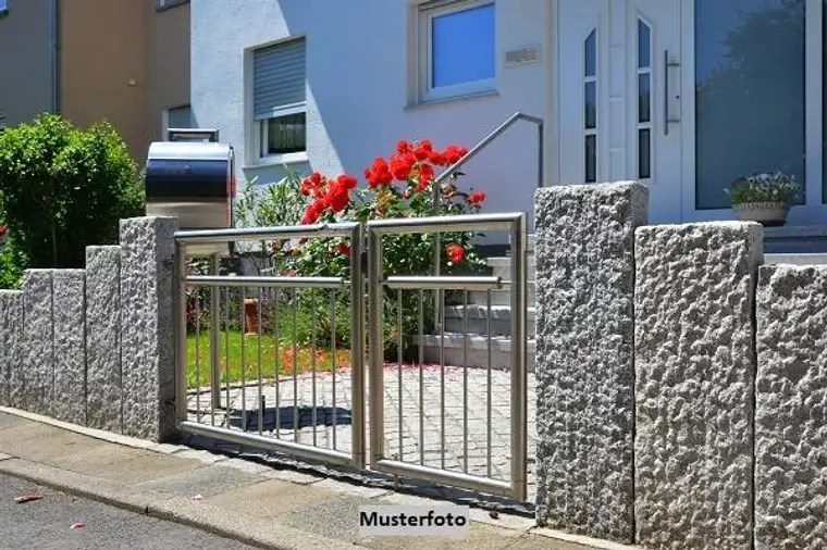 +++ Einfamilien-Reihenmittelhaus mit Terrasse und Garten +++