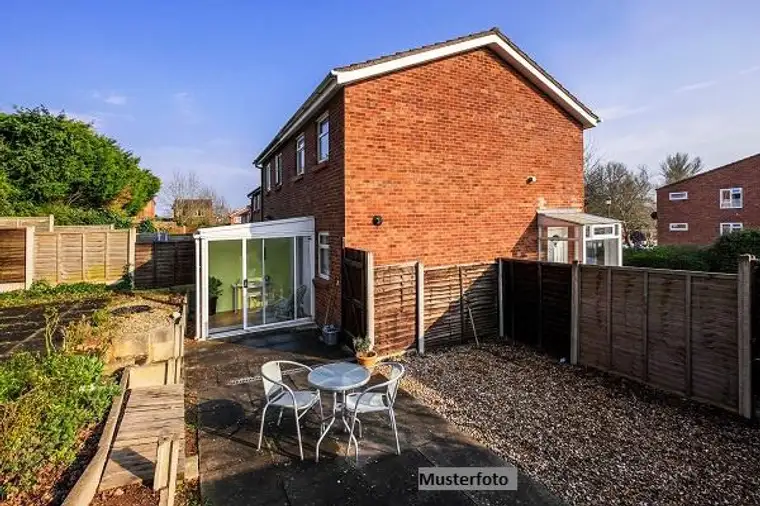 Einfamilienhaus mit Ferienhaus + guter Zustand +