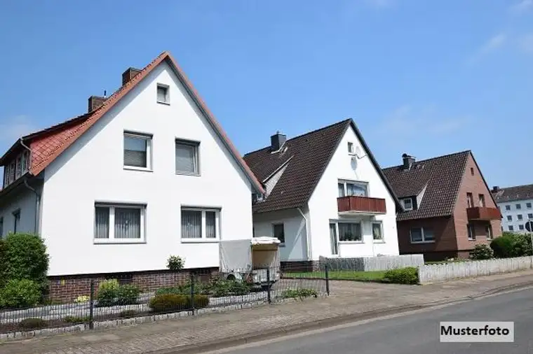 +++ Sehr gepflegtes 2-Familienhaus mit Garten und Terrasse +++