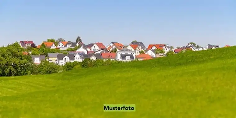 Einfamilien-Doppelhaushälfte mit Dachterrasse und Pkw-Stellplätzen