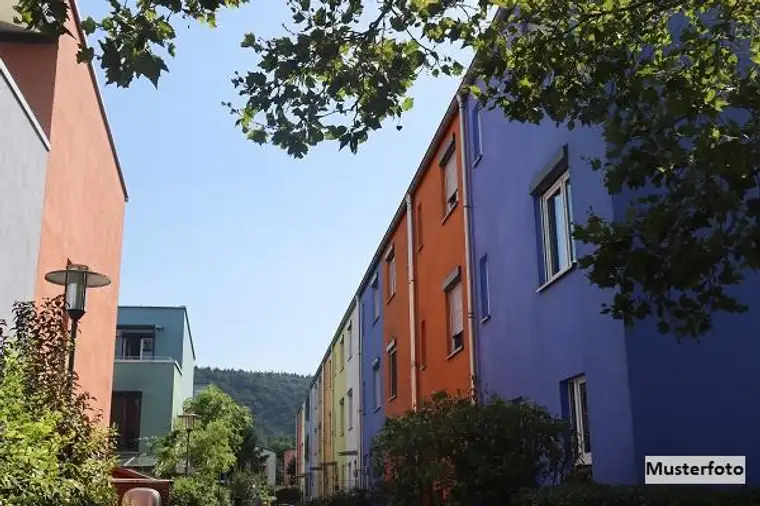 Einfamilien-Reihenmittelhaus mit Terrasse und Garten