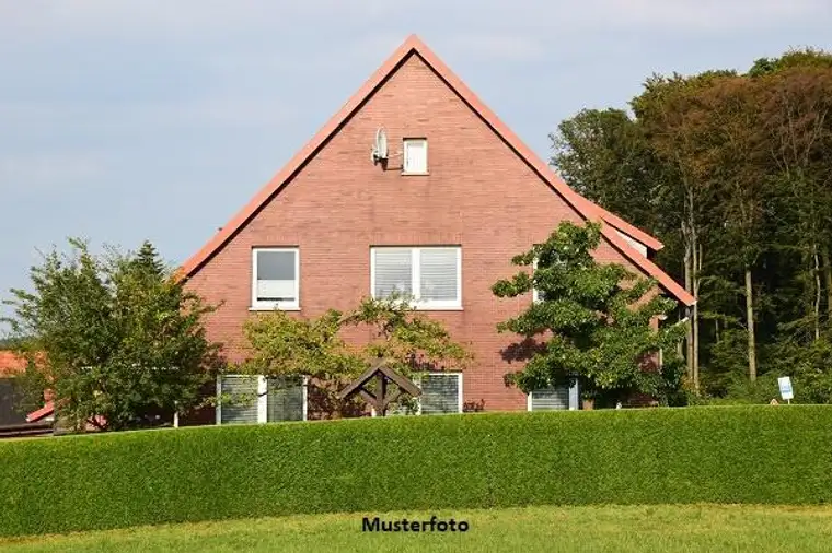 Einfamilienhaus mit Doppelgarage