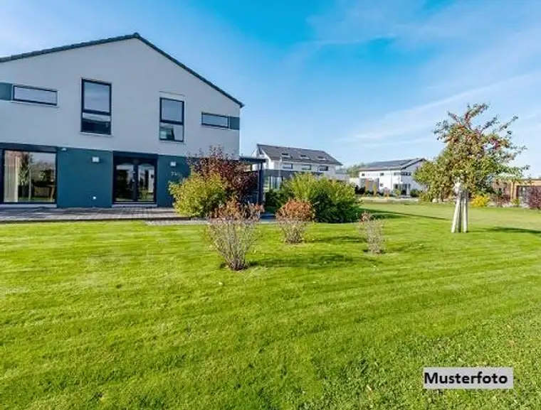 +++ Sehr gepflegtes 2-Familienhaus mit Garten und Terrasse +++