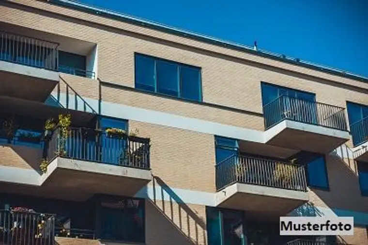 +++ Mehrfamilienhaus mit Stellplätzen +++