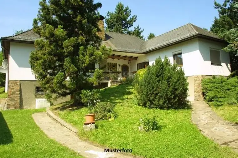 Einfamilienhaus mit Wintergarten und Doppelgarage