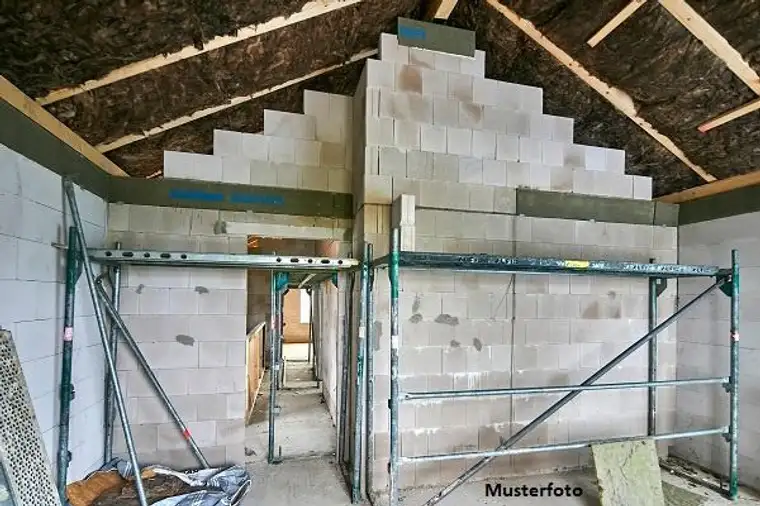 Einfamilienhaus (Rohbau) mit Garage