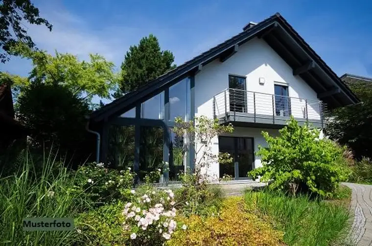 Modernes Einfamilienhaus mit Tiefgarage