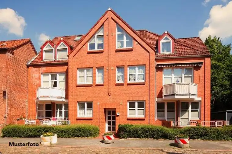 Mehrfamilienhaus mit Geschäftslokal + provisionsfrei +